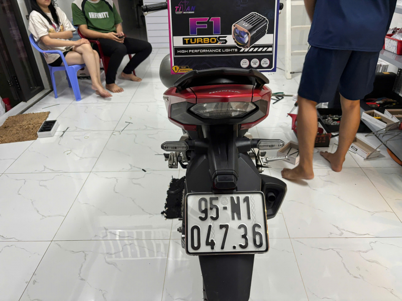 Độ đèn nâng cấp ánh sáng Trợ sáng Titan F1 Turbo S cho xe Winner X V2